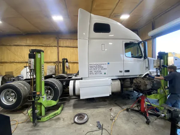 Steve's Truck & Trailer Repair INC - photo 2