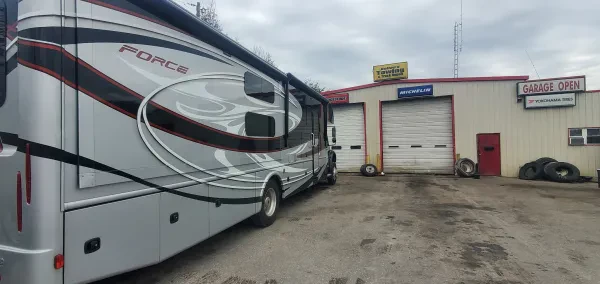 Bolton's Towing & Repair - photo 3