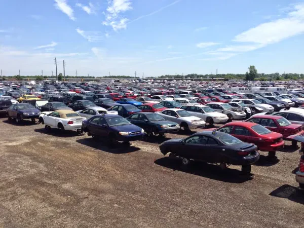 Junk Car Buyer Fox Auto - Fenix U-Pull - photo 4