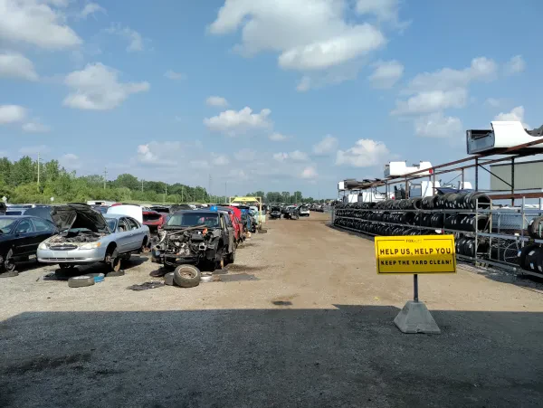 Fenix Parts Detroit (Previously Fox Auto Parts) - photo 4