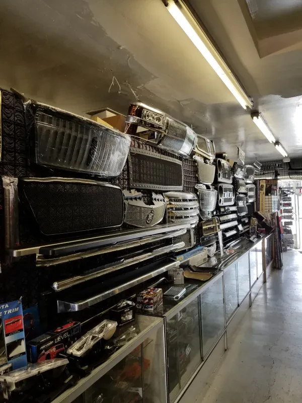 J & W Auto Accessories - photo 3