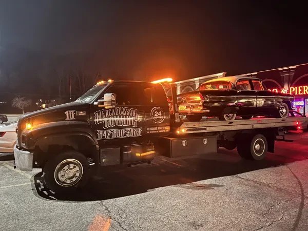 Mercado & Sons Towing - photo 3