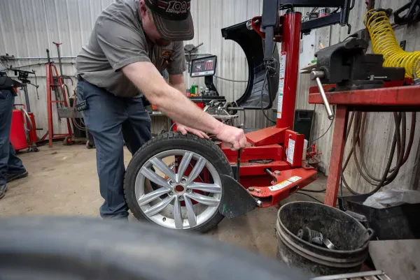 Lonsdale Auto Works - photo 3
