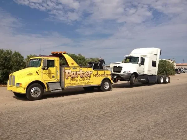Parker Towing HEAVY DUTY TOW TRUCK LAKE HAVASU AZ - photo 2