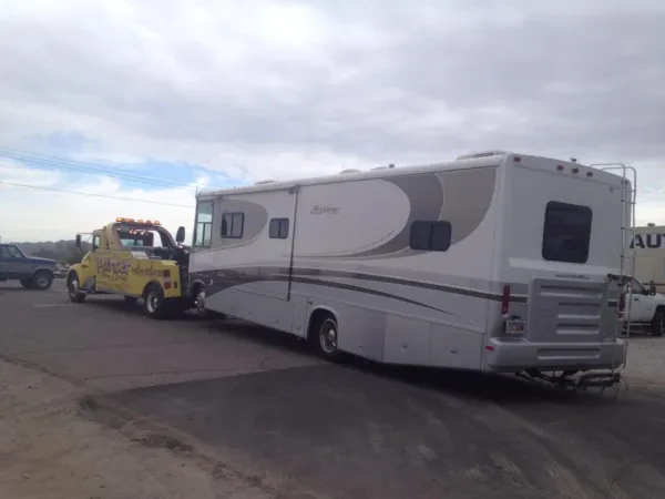 Parker Towing HEAVY DUTY TOW TRUCK LAKE HAVASU AZ - photo 4