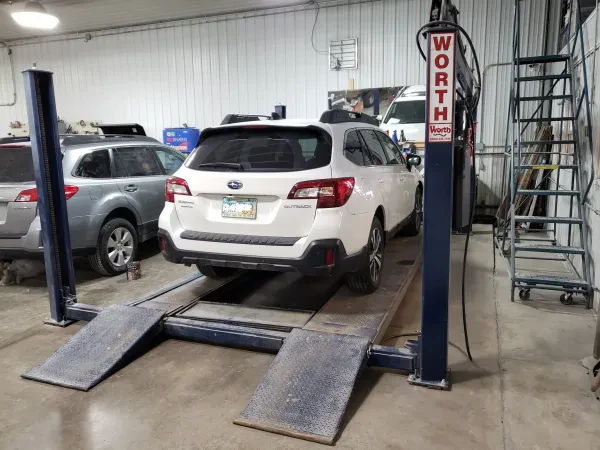 B & B Body Shop and Towing (24 Hour Towing) - photo 3