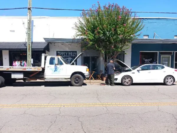 FIRST CHOICE TOWING & Roadside Assistance - photo 4