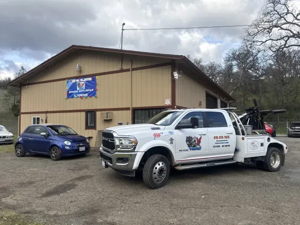 Charly's Towing & Auto Repair - photo 4