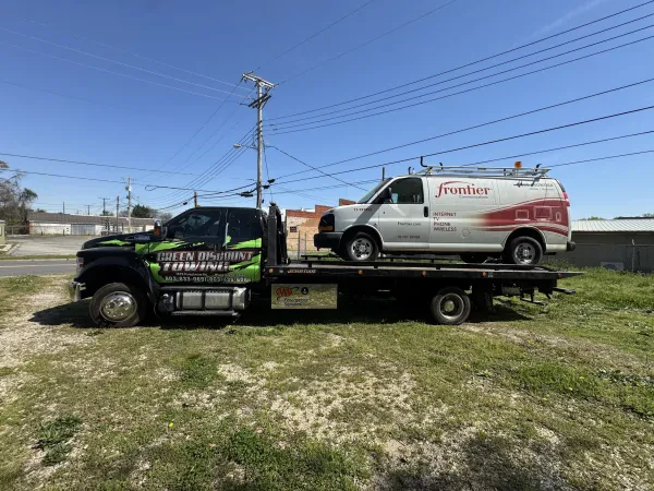 Green Discount Towing - photo 2