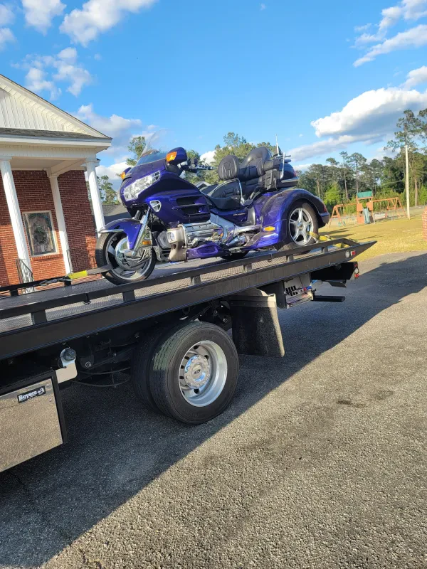 Chris's Auto/Towing - photo 3