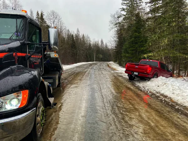 Mark's Towing Service - photo 3