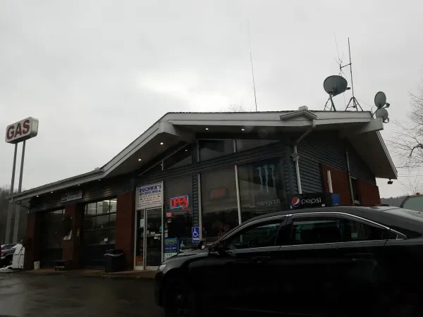 Duchniks Service Center & Towing - photo 3