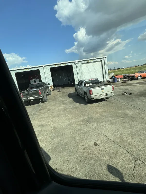 Extra Mile Diesel and Trailer Repair - photo 2