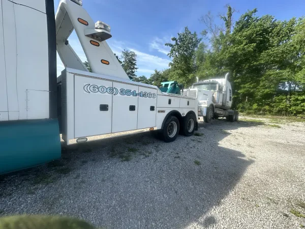 Genoe's light, medium and Heavy Duty Towing & Recovery LLC - photo 2