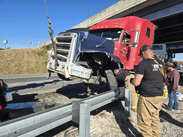 Stinnett Truck Repair & Towing, LLC - photo 4