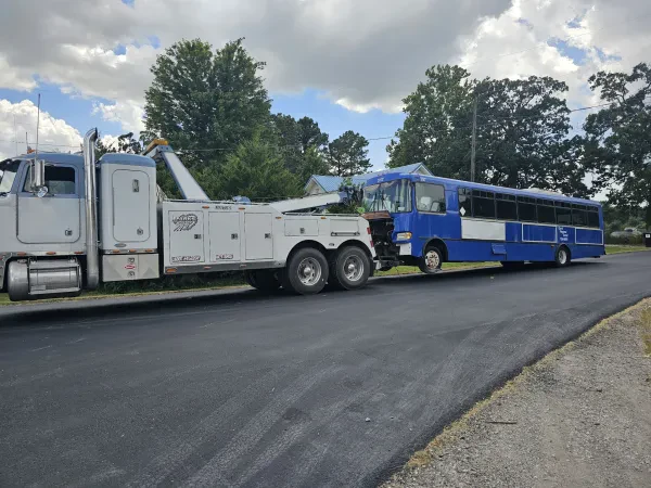 Parks Towing - photo 3