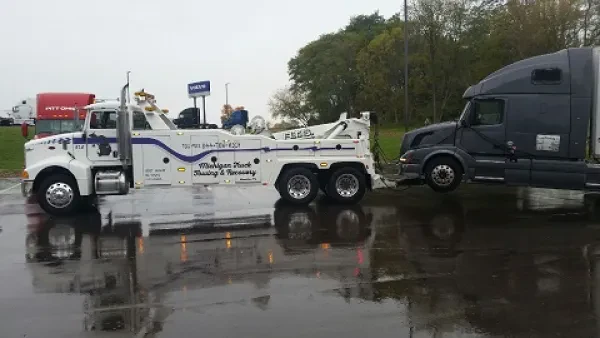 Michigan Truck Towing & Recovery - photo 2