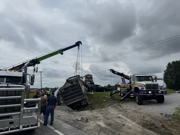 Candido’s Heavy Duty Towing & Repair - photo 2