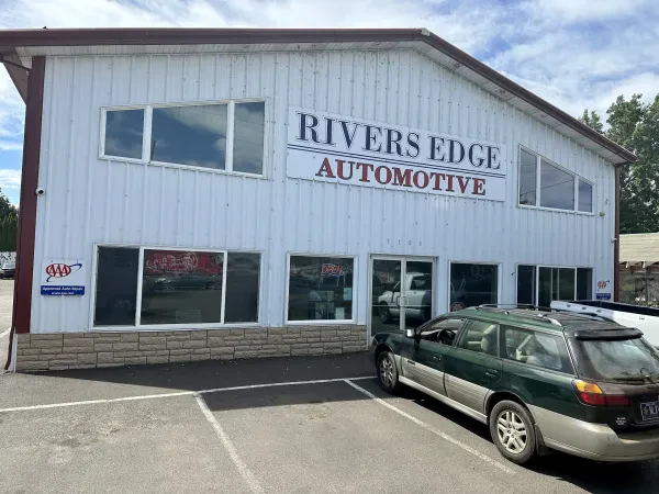 Rivers Edge Automotive & Towing - photo 3