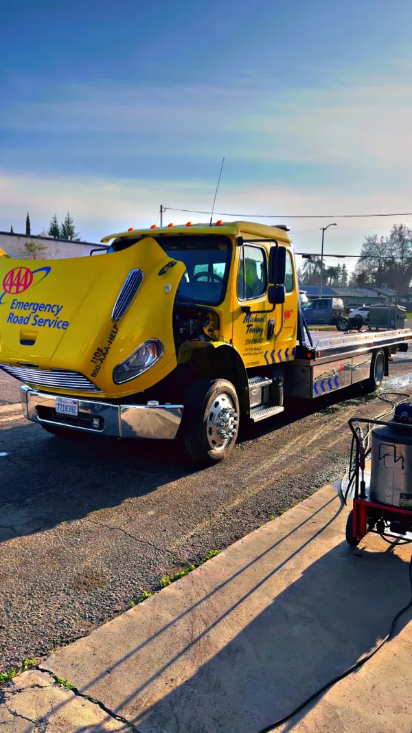 MICHAEL'S TOWING - photo 3