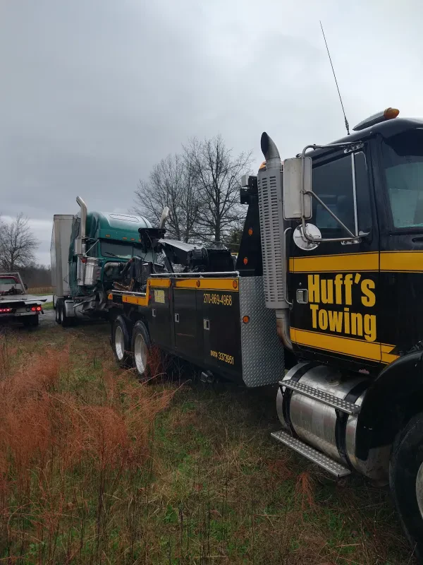 Huff's Towing - photo 4