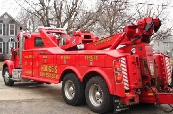 Hodge's Towing & Repair Service - photo 2