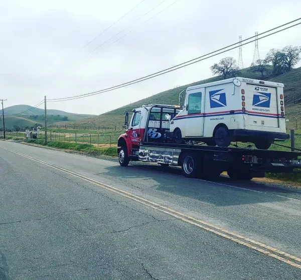 B&D Towing - photo 4