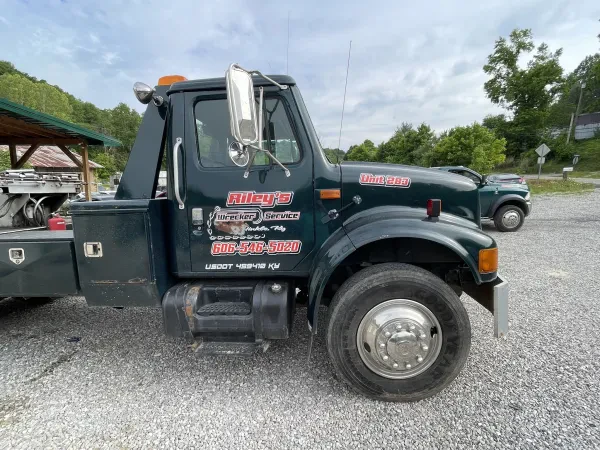 Rileys Auto Repair - photo 2
