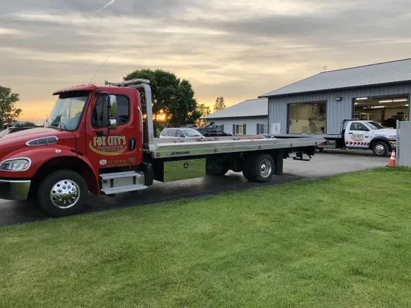 Fox City's Towing - photo 4