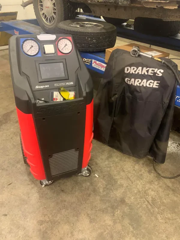 Drake’s Garage - photo 3