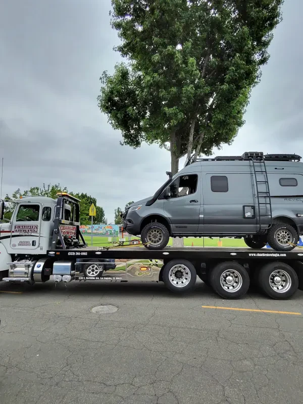 Charlie's 24hr Towing & Heavy Duty - photo 4