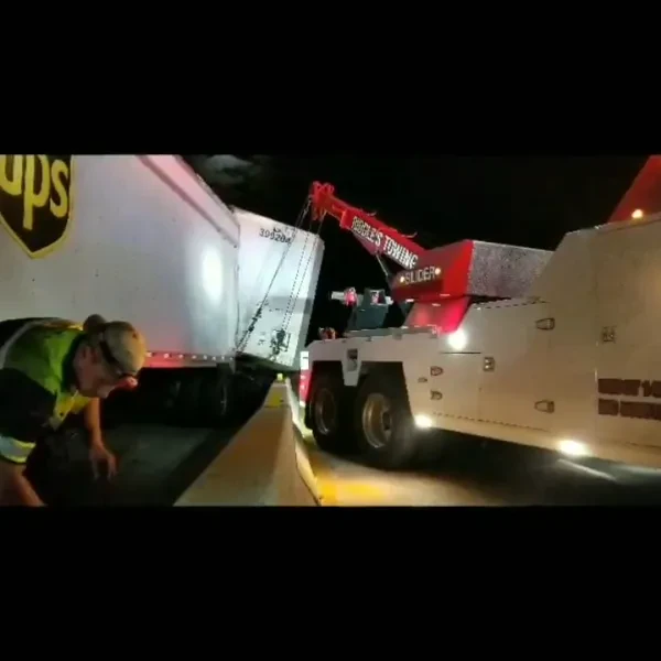 Riddle's 24 Hour Towing & Lockout, LLC - photo 2