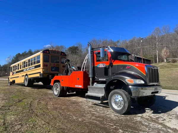 Allen's Towing and Recovery - photo 4