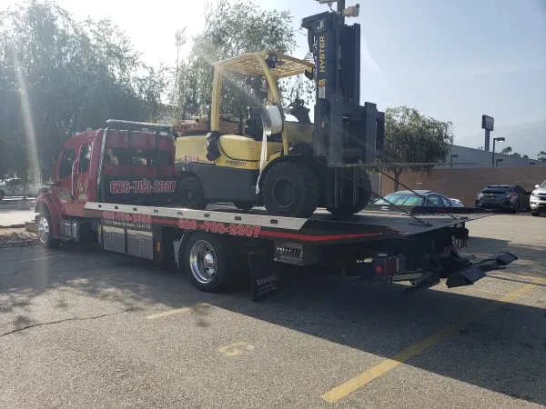 Reyes Towing Inc - photo 2