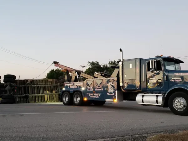 Ken's Towing & Recovery - photo 6