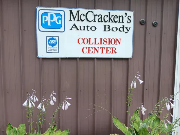 McCrackens Auto Body - photo 2