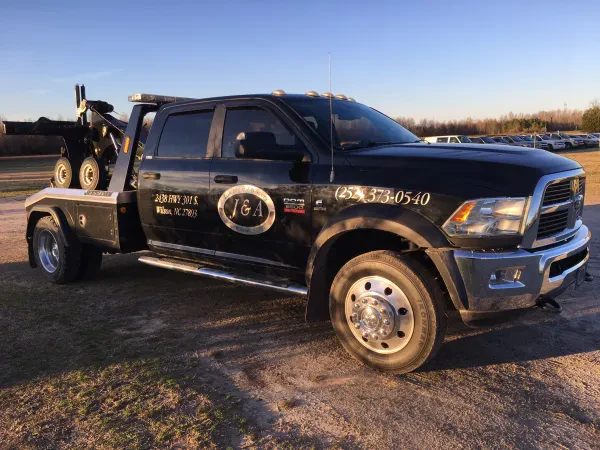 J&A Towing - photo 4