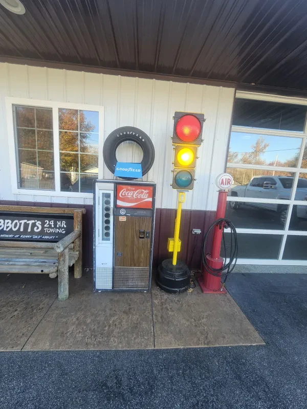 Abbott's Towing - photo 2