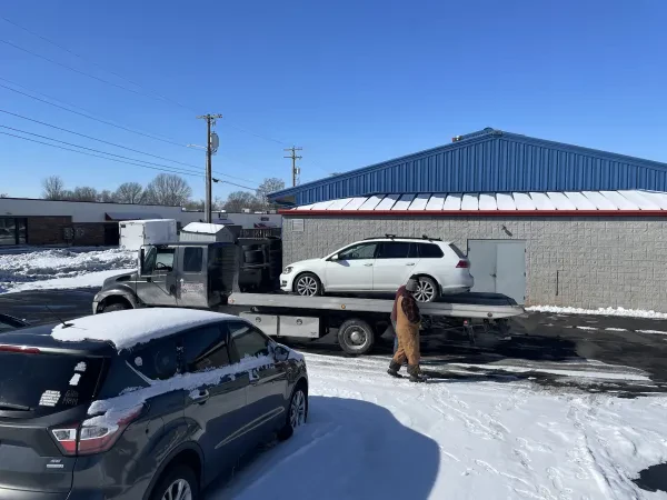 LAKESIDE TOWING - photo 3