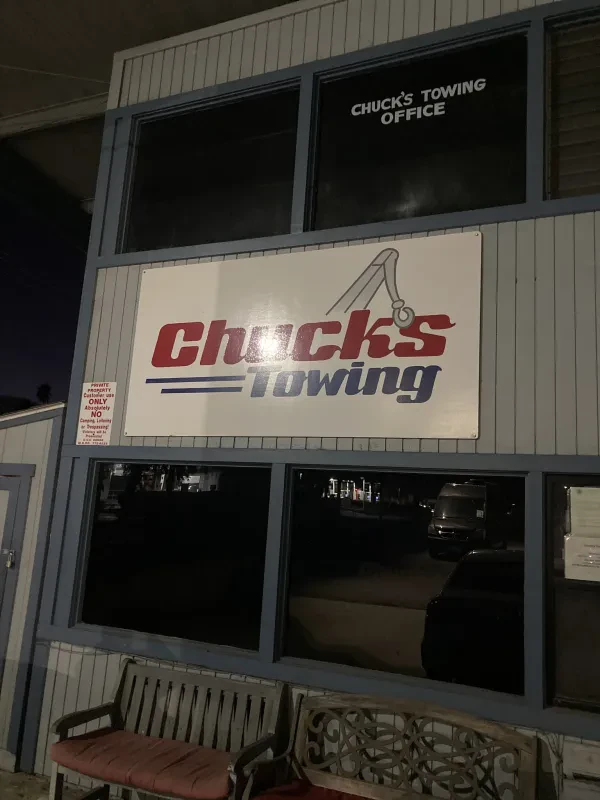 Chuck's Towing - photo 3