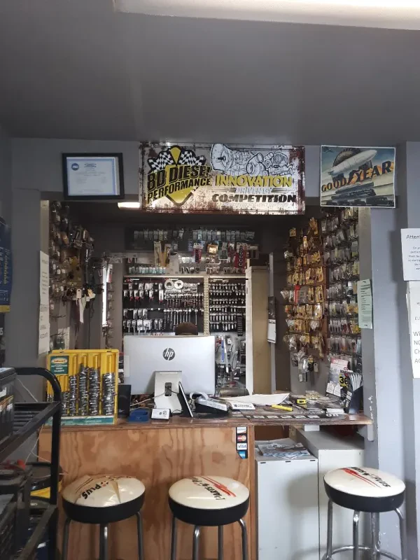 L J Pacheco Auto/Towing - photo 3