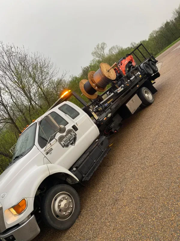 Rhodes Towing & Transport LLC - photo 2