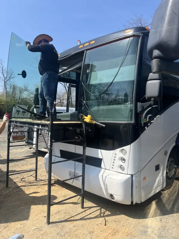 Zips Auto Glass - photo 4