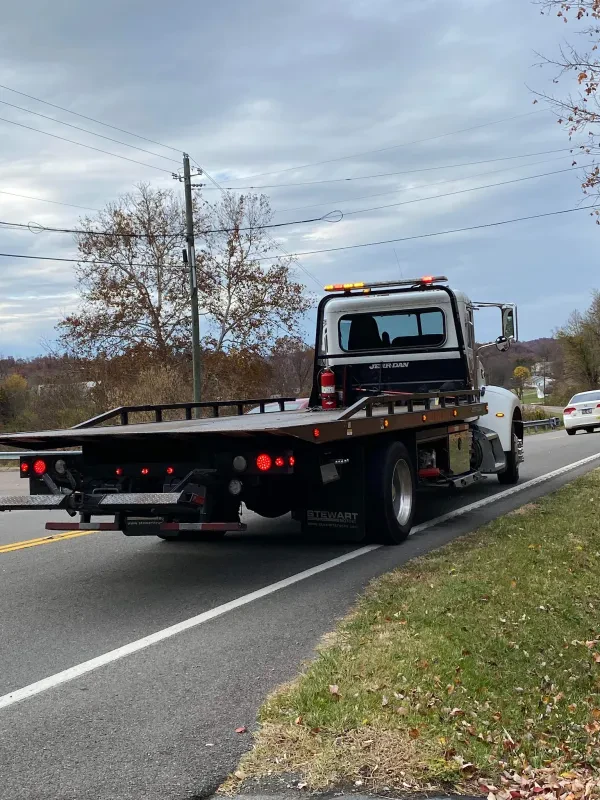 B & E Towing Services LLC - photo 2