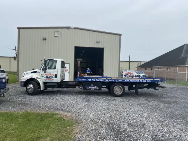 Action Towing - photo 4