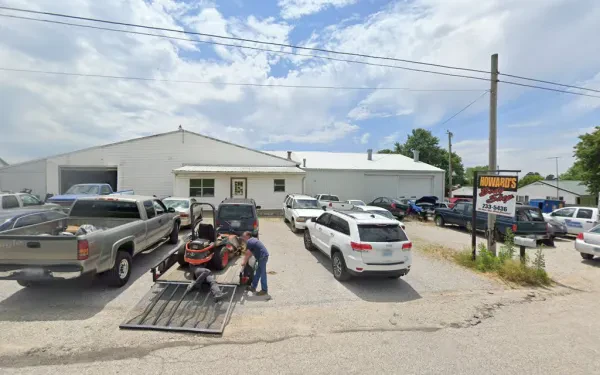 Howards Garage & Auto Sales - photo 4