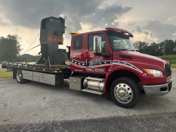 Libby's Auto And Diesel Towing Inc - photo 2