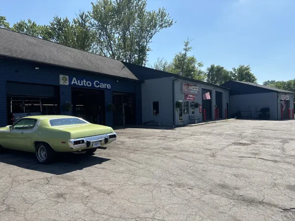 Mac's Auto Repair & Towing - photo 3