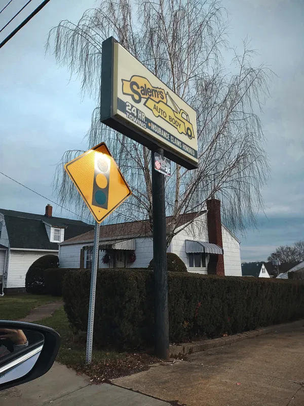 Salem's Auto Body & Towing - photo 3
