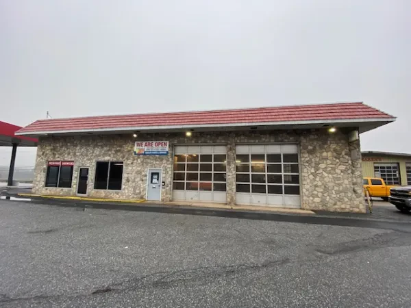 HJ Towing & Recovery, Inc - photo 2